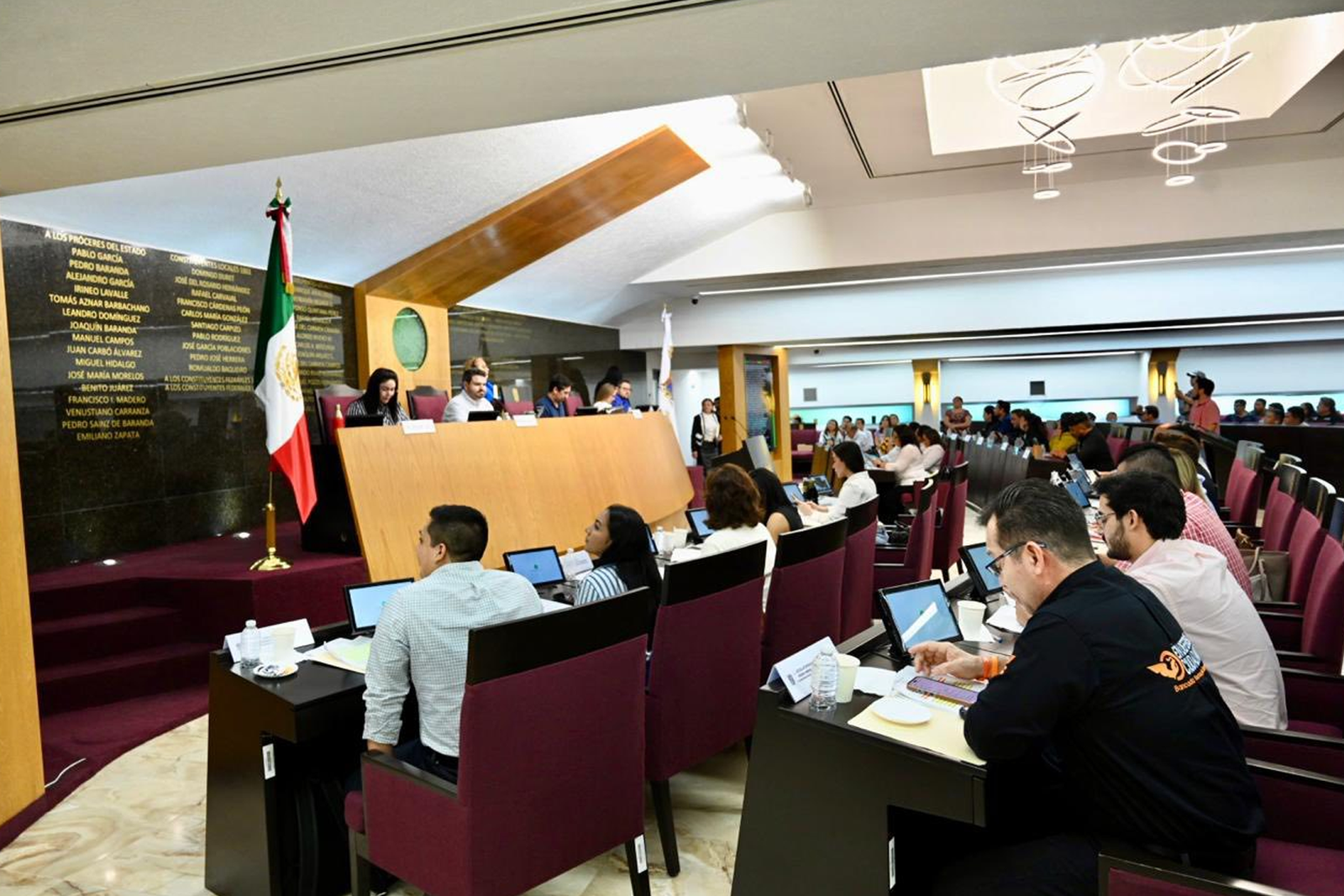 Congreso exige transparencia en salud y transporte - Carxcter Campeche