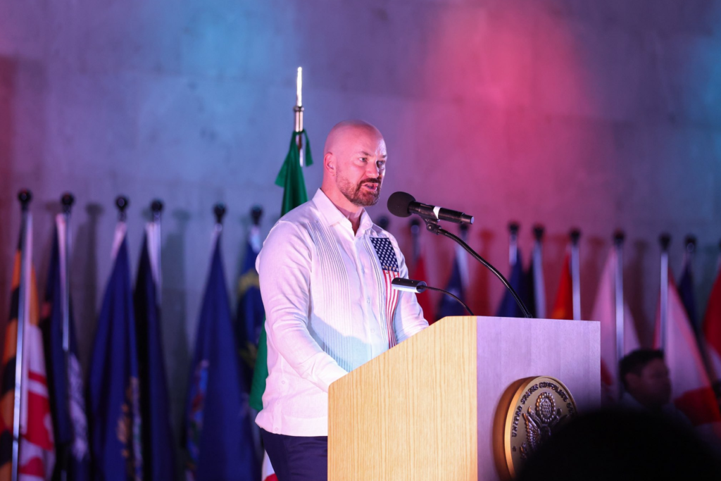 Justen A. Thomas cónsul de Estados Unidos en Mérida - Carxcter Campeche