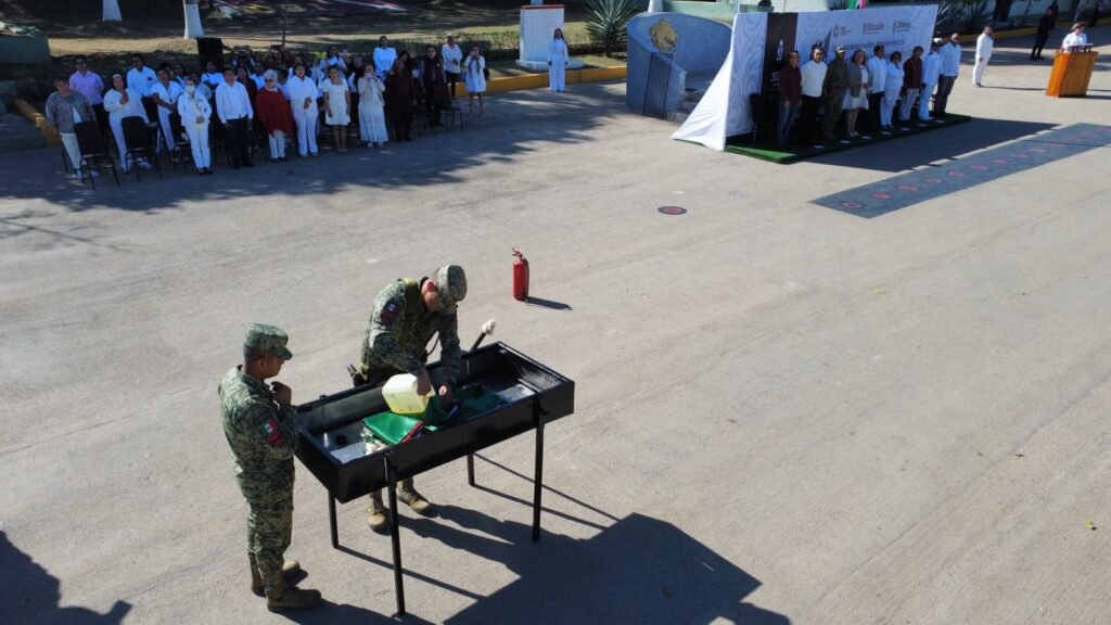 La quema de banderas se hizo bajo estricto control