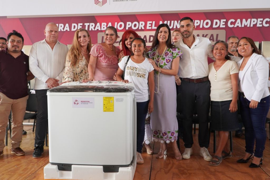 Familias de comunidades rurales recibiendo electrodomésticos y apoyos del programa Hogares en Bienestar - Carxcter Campeche