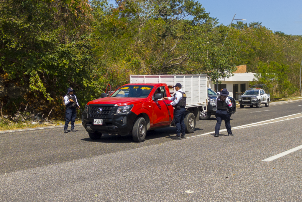 Vigilancia en todos los accesos por Campeche - Carxcter Campeche