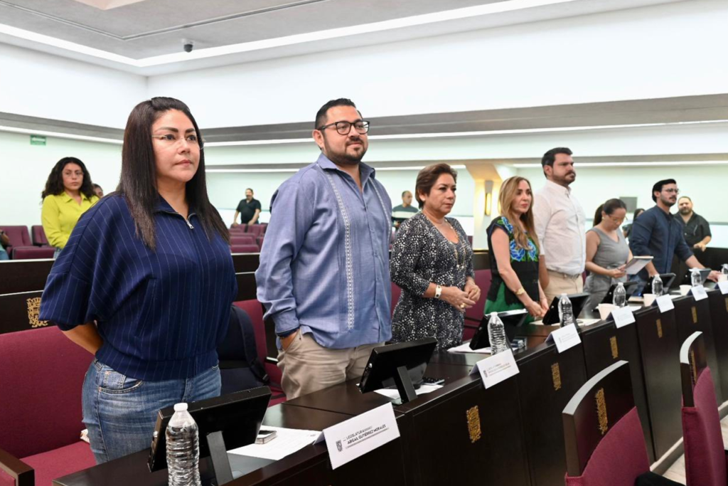 Diputados locales durante el debate sobre la Ley General contra el feminicidio - Carxcter Campeche
