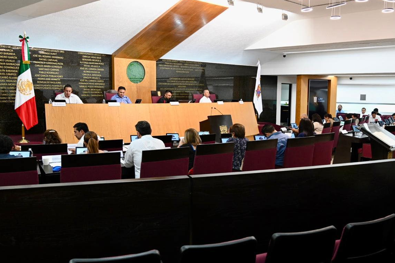 Diputados a favor de la Ley General contra el feminicidio - Carxcter Campeche