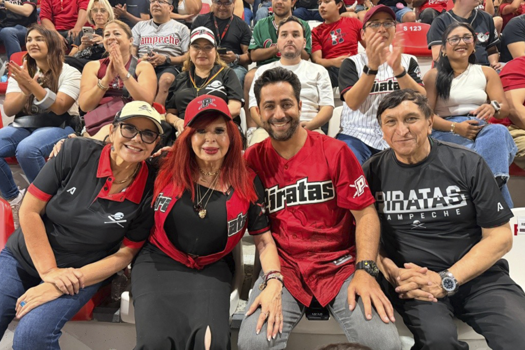 El alcalde Pablo Gutiérrez Lazarus asistió el partido de los Piratas de Campeche - Carxcter Campeche