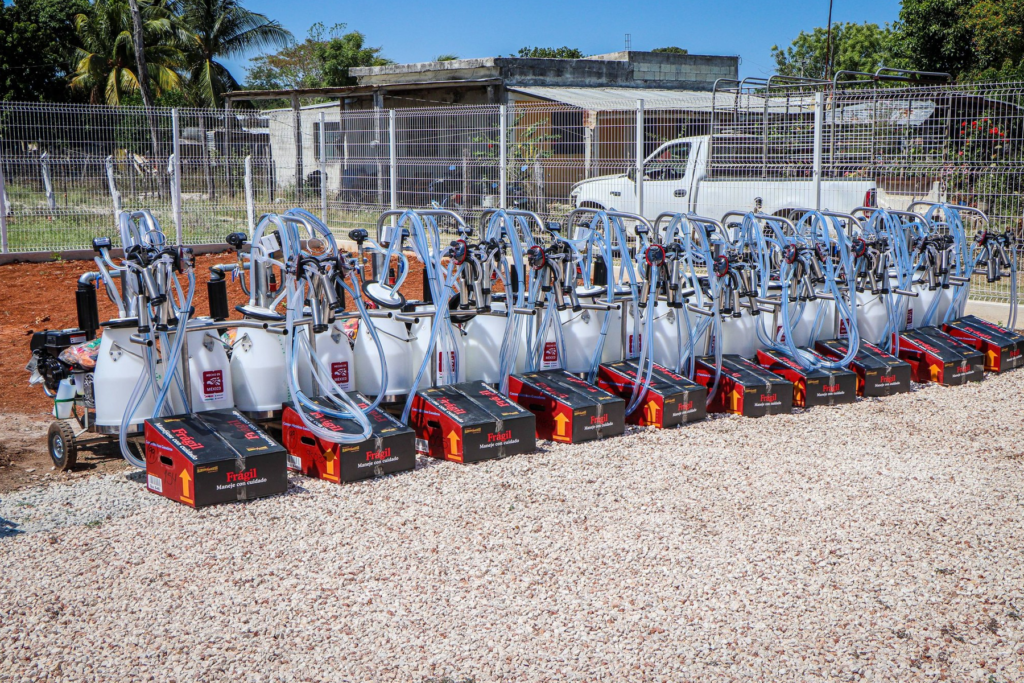 Maquinas ordeñadoras para impulsar el Plan Campeche - Carxcter Campeche