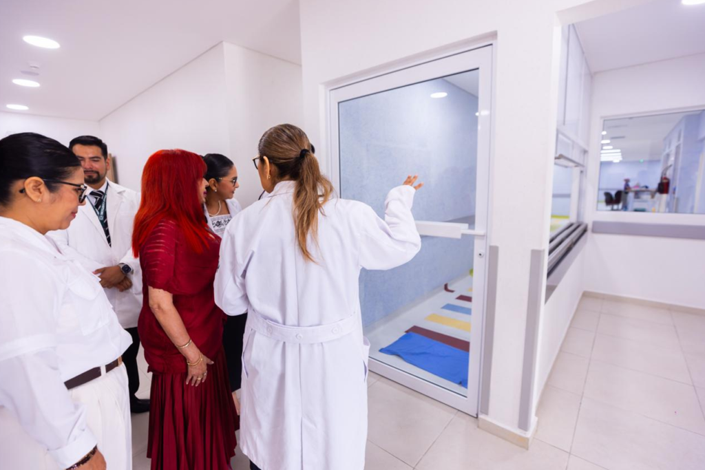 La gobernadora Layda Sansores recorrió el Hospital Gineco-Pediatría de Carmen - Carxcter Campeche
