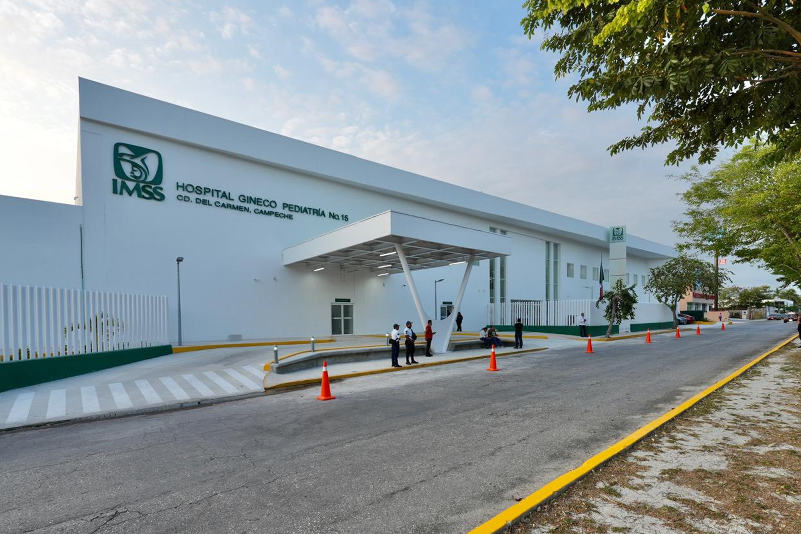 Rescatan del abandono el hospital gineco-pediatría en Carmen - Carxcter Campeche