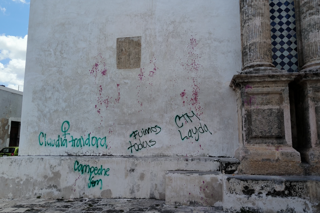 Pintas realizadas el 8M en el Ex Templo de San José en Campeche - Carxcter Campeche 