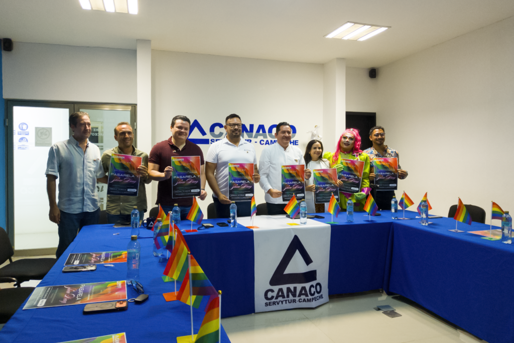 Canaco anuncio la Pasarela Drag en la Calle 59 de Campeche - Carxcter Campeche