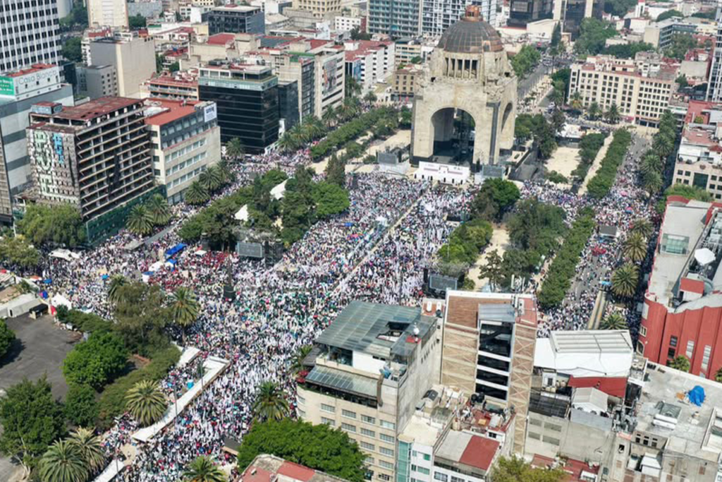 Miles se reunieron en la CDMX para escuchar a la presidenta Sheinbaum - Carxcter Campeche