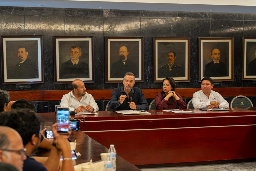 Jorge Luis Lavalle Maury, secretario de Desarrollo Económico - Carxcter Campeche