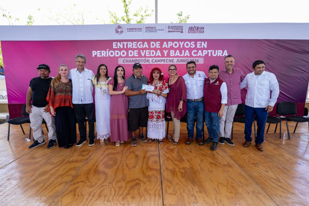 Entrega gobernadora Layda Sansores apoyos a pescadores de Champotón - Carxcter Campeche