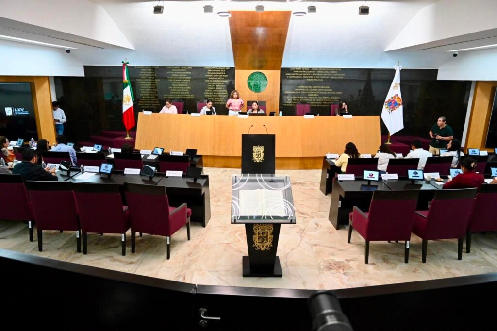El Pleno también aprobó garantizar tarifas preferenciales en el transporte público bajo criterios de igualdad. El beneficio se extendió formalmente a estudiantes de instituciones públicas y privadas de Campeche.