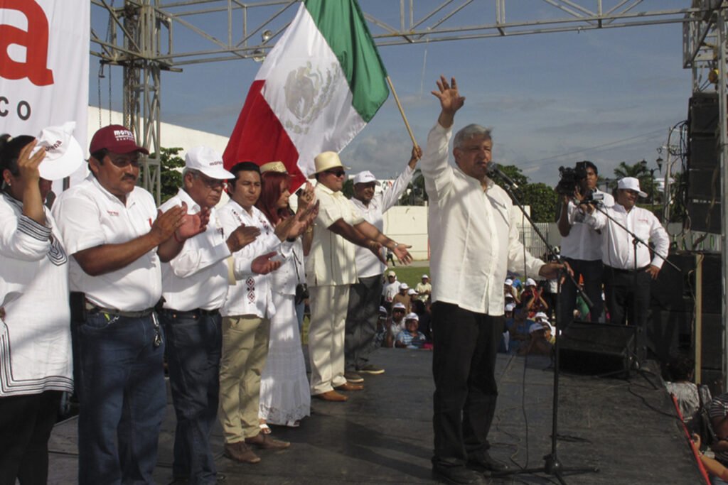 Carlos Ucán en un mitin de Andrés Manuel López Obrador en Campeche - Carxcter Campeche