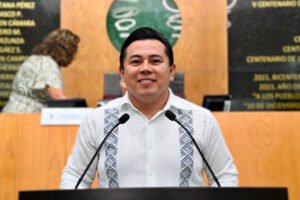 Carlos Ucán, el primer líder morenista que sueña con el 2027