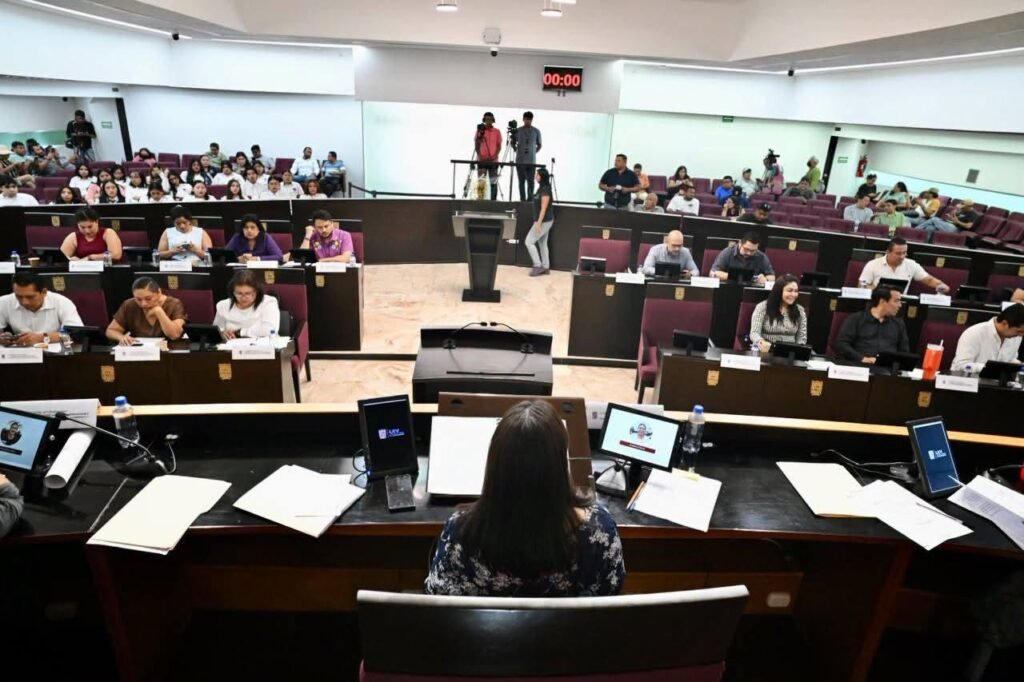 El Congreso del Estado aprobó reformas para fortalecer la protección de los derechos de niñas, niños y adolescentes, con medidas que buscan evitar su revictimización en procesos judiciales, reforzar el derecho a una vivienda digna, prevenir la deserción escolar por maternidad o paternidad temprana y promover mecanismos para denunciar violaciones a sus derechos