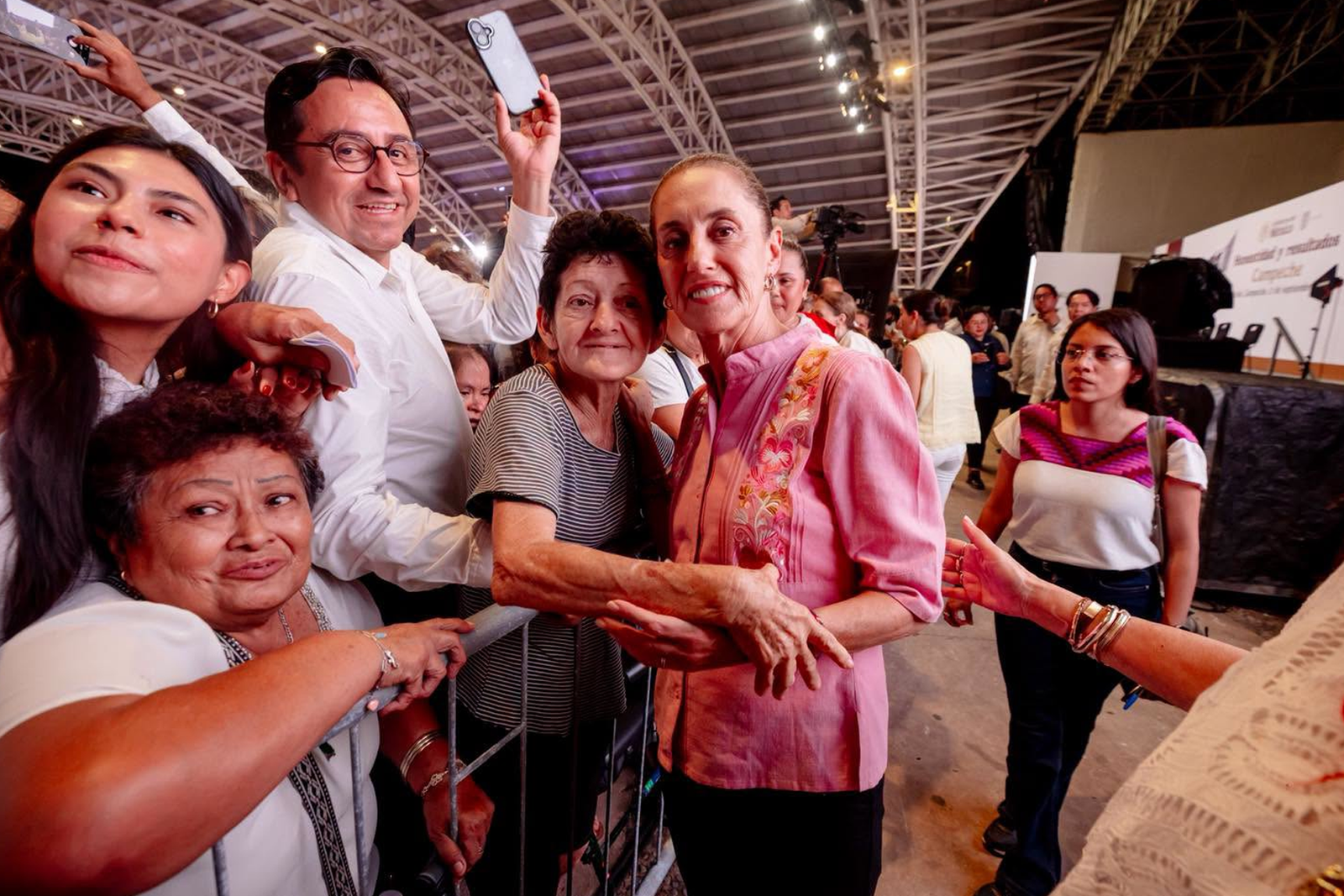 8 mmdp para programas bienestar en Campeche: presidenta - Carxcter Campeche
