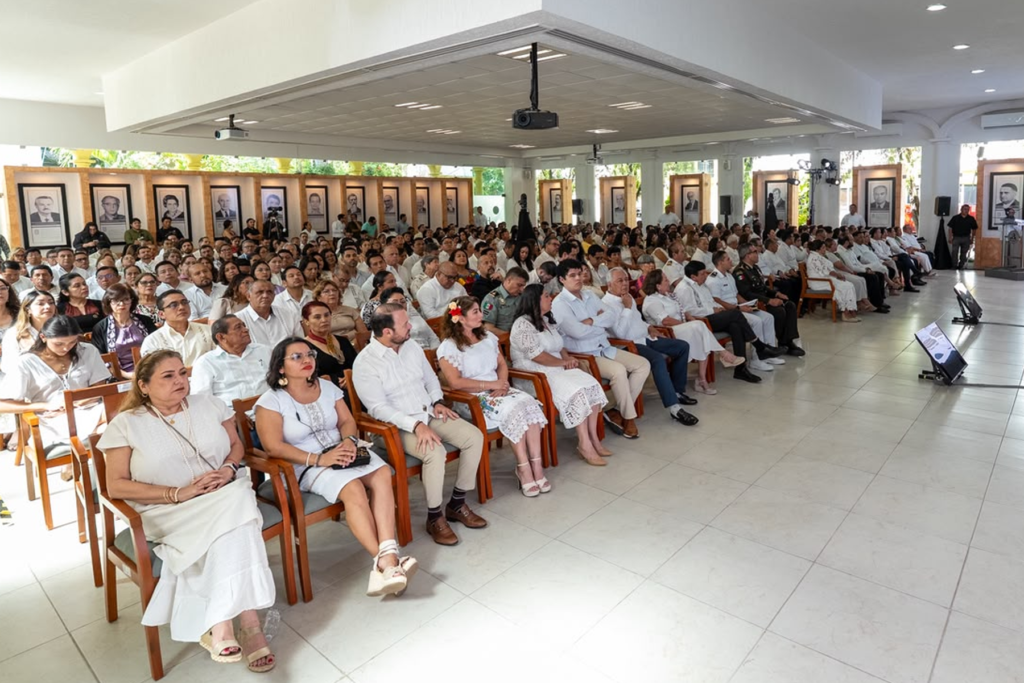 Asistentes al Primer Informe Judicial en Campeche - Carxcter Campeche